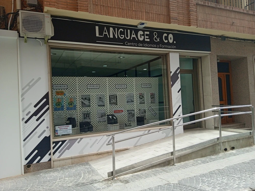 Language & Co. Centro de Idiomas y Formación.