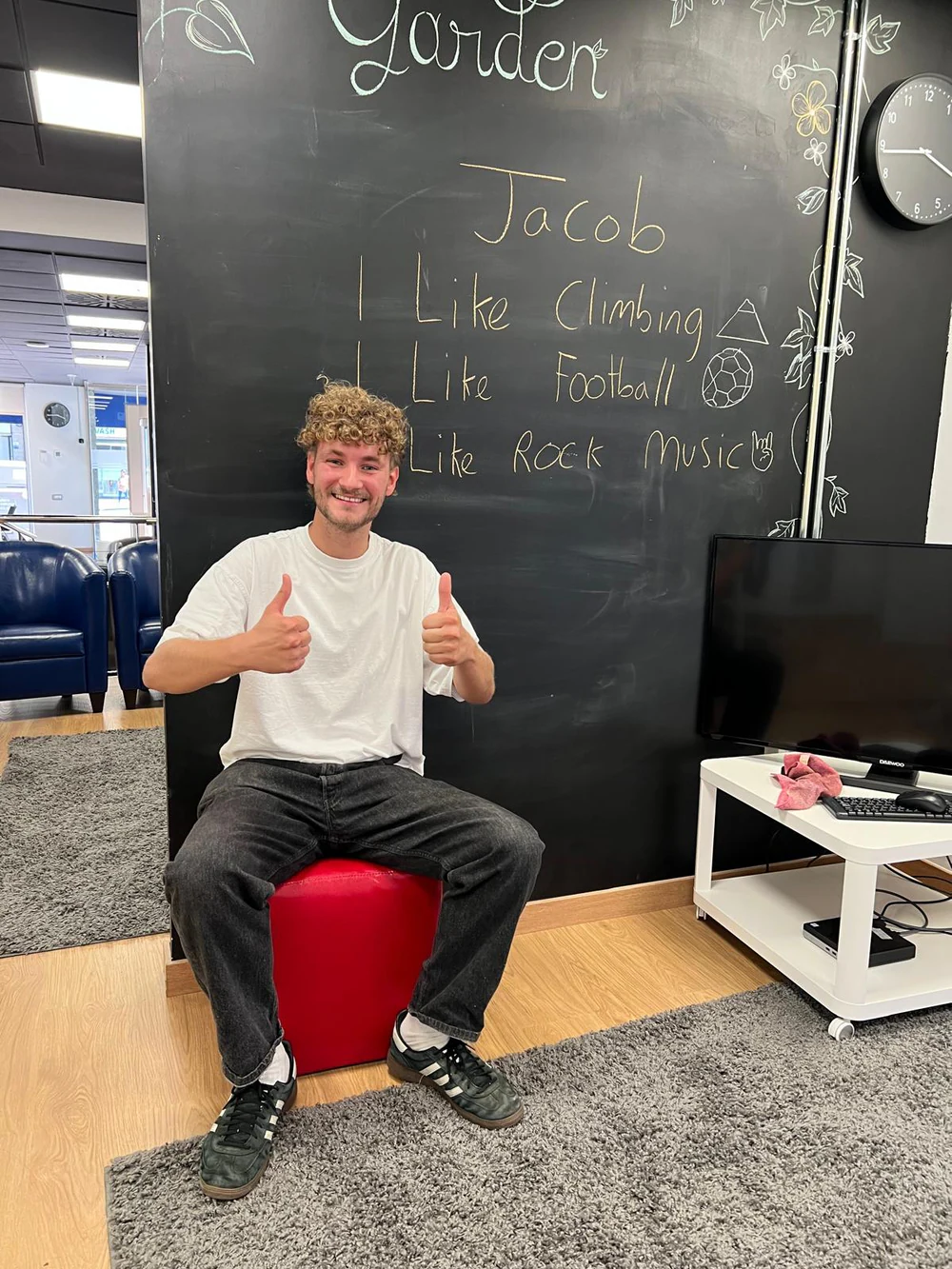 Foto de Ms & Mr Language - Viladomat - Academia de inglés