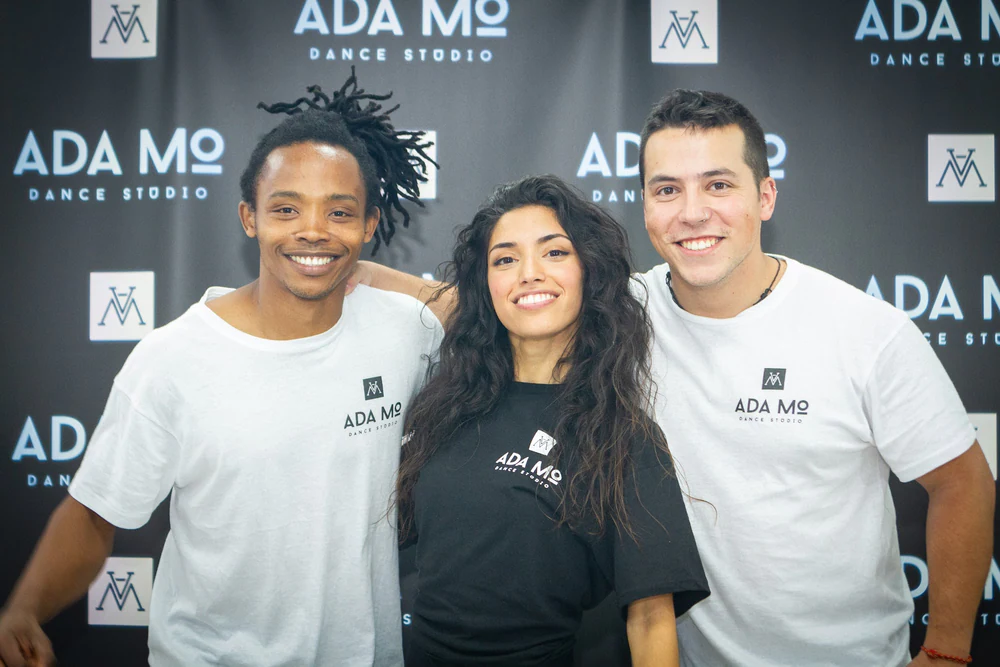 Escuela de Baile - ADA MO DANCE STUDIO