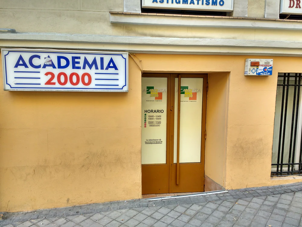 Academia 2000 C.B.