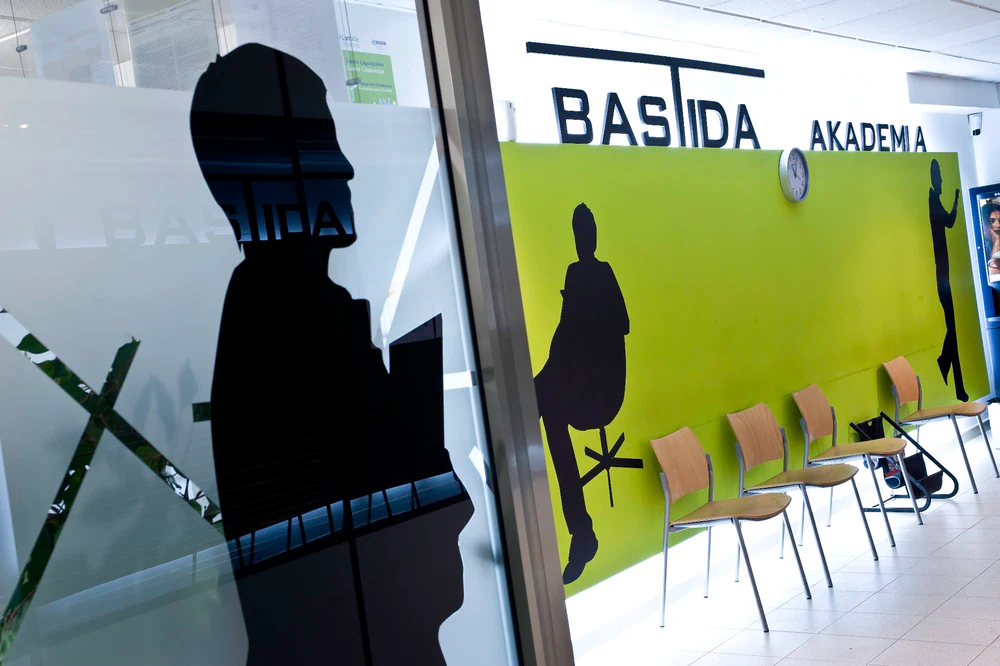 Academia Bastida / Bastida Akademia