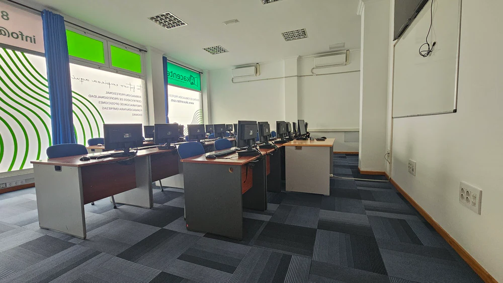 Foto de Akacenter CPFP Lanzarote - Arrecife - Juan Negrín