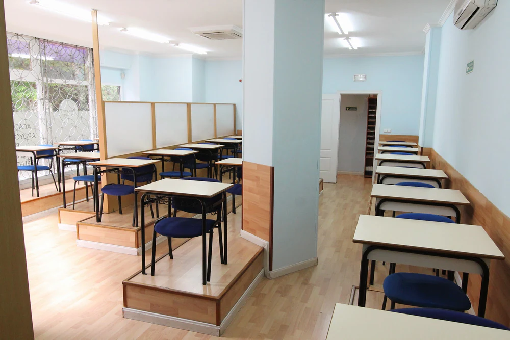 Foto de ACADEMIA SELECTIVIDAD - EVAU - MAYORES DE 25 - PCE -BACHILLERATO - ACADEMIA NUEVO FUTURO