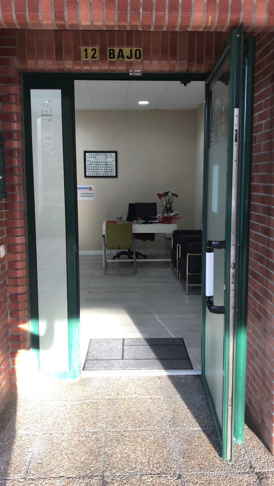 Foto de Centro de Estudios Atenea