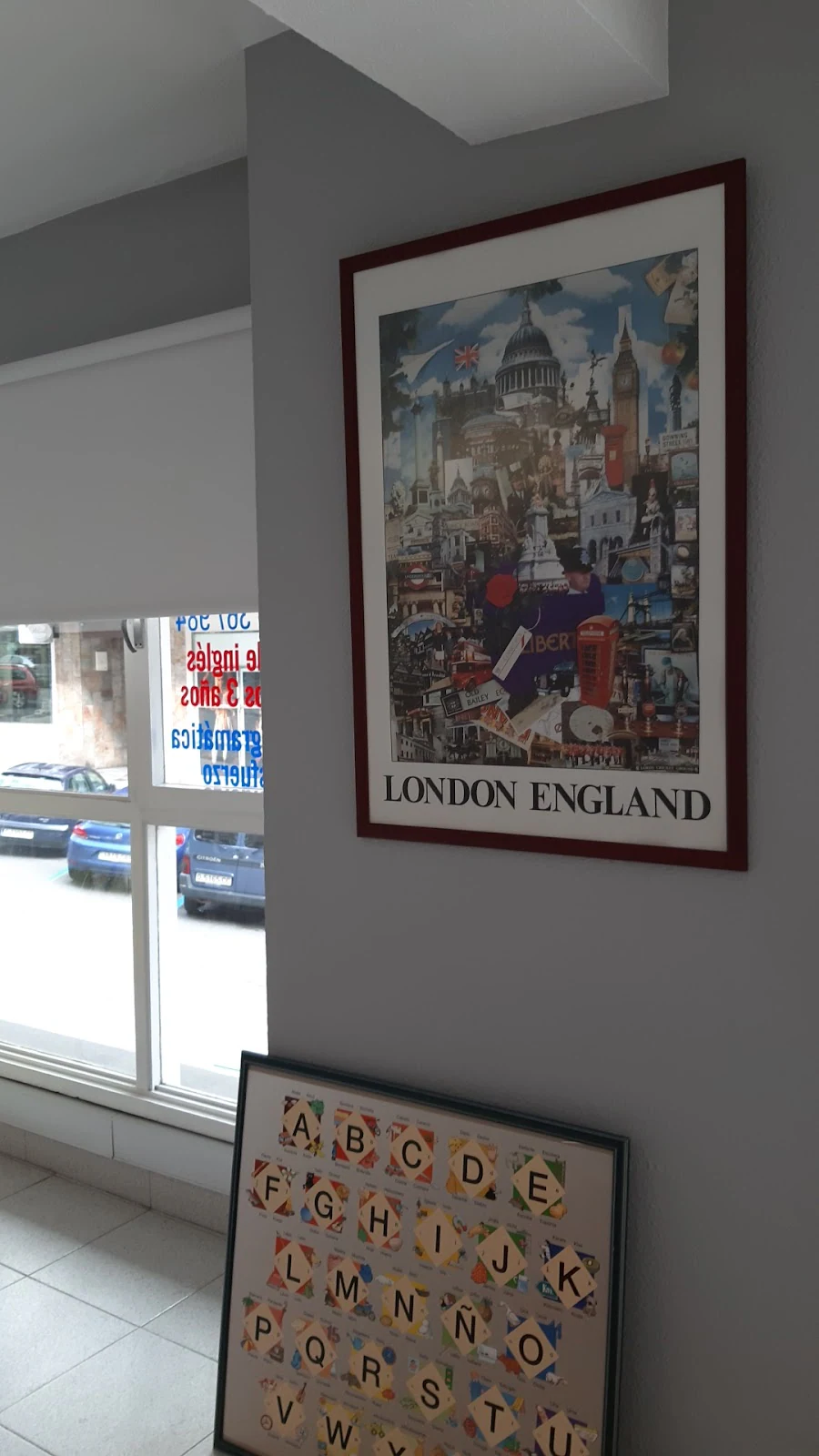 Foto de One World English School