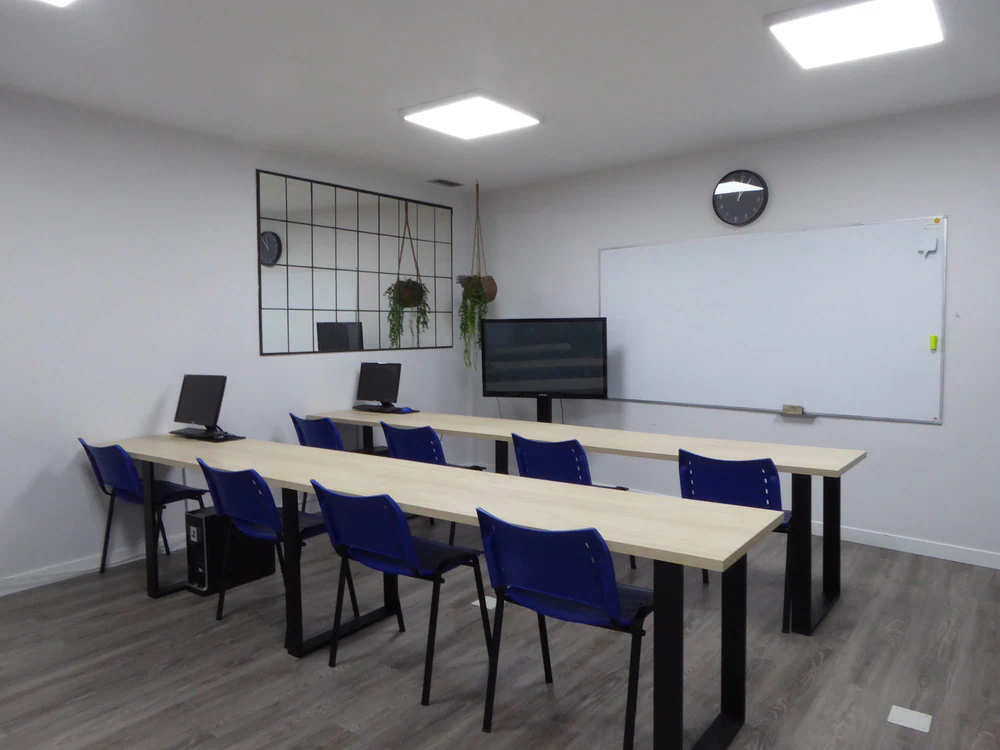 Foto de Academia de Estudios Cifras y Letras