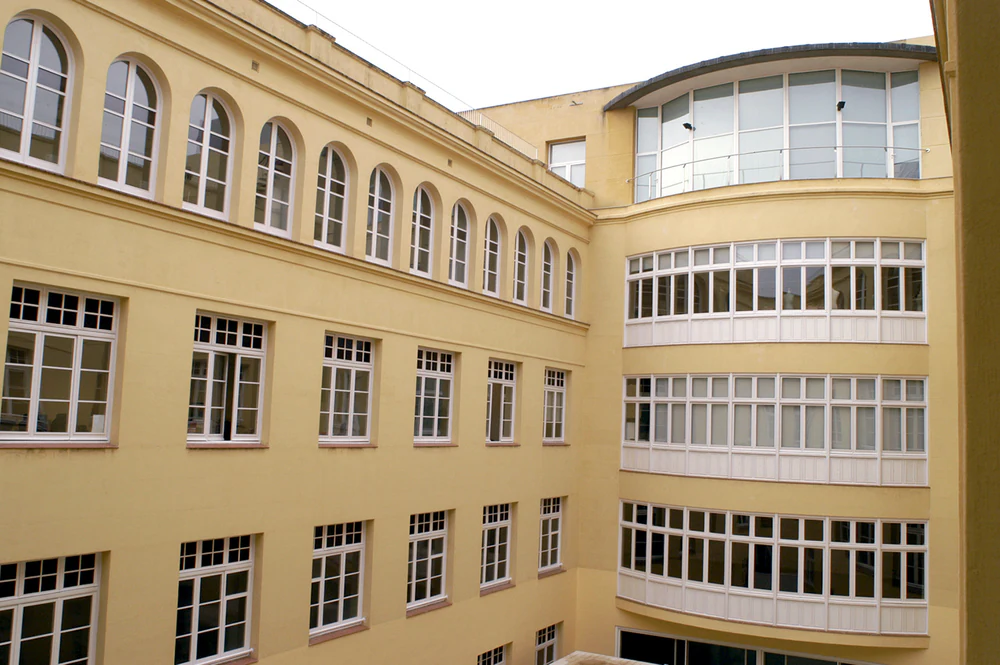 Escola de la Dona - Francesca Bonnemaison