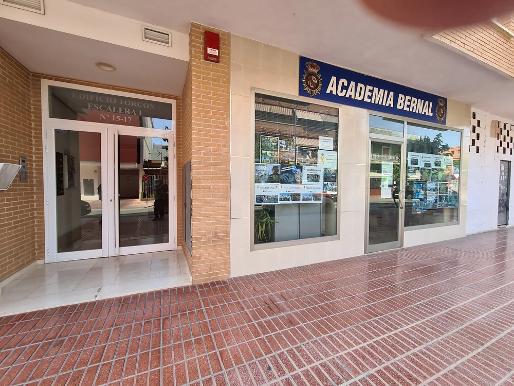 Academia Policía Nacional | UCOPOL Academia presencial & online