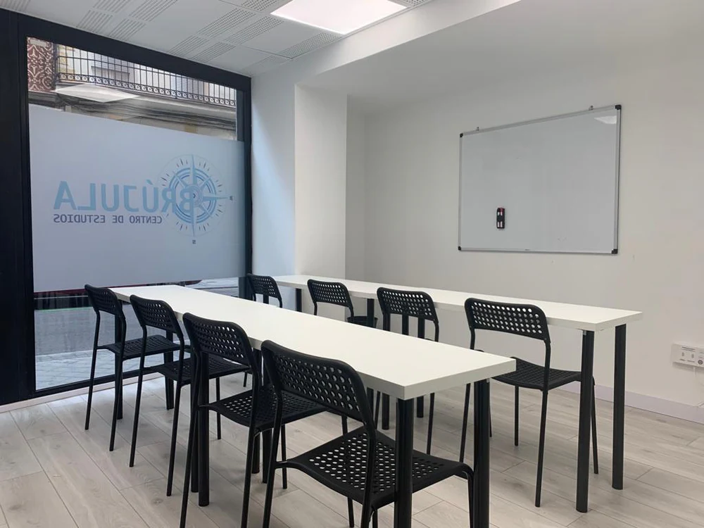 Brújula Centro de Estudios