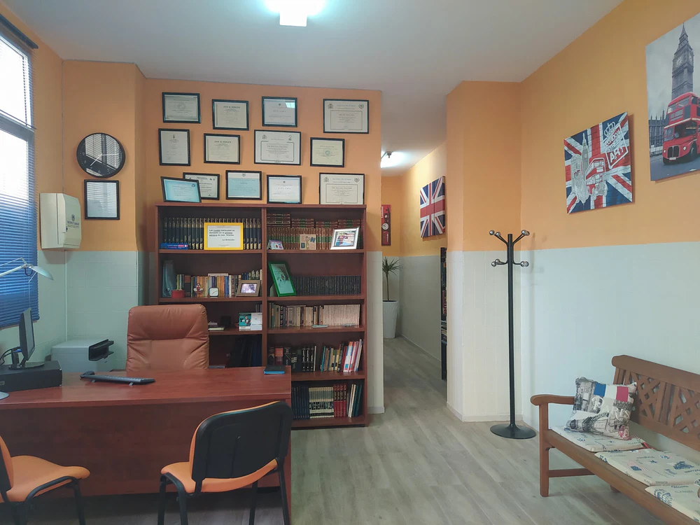 Foto de Academia de enseñanza Avenida Andalucía