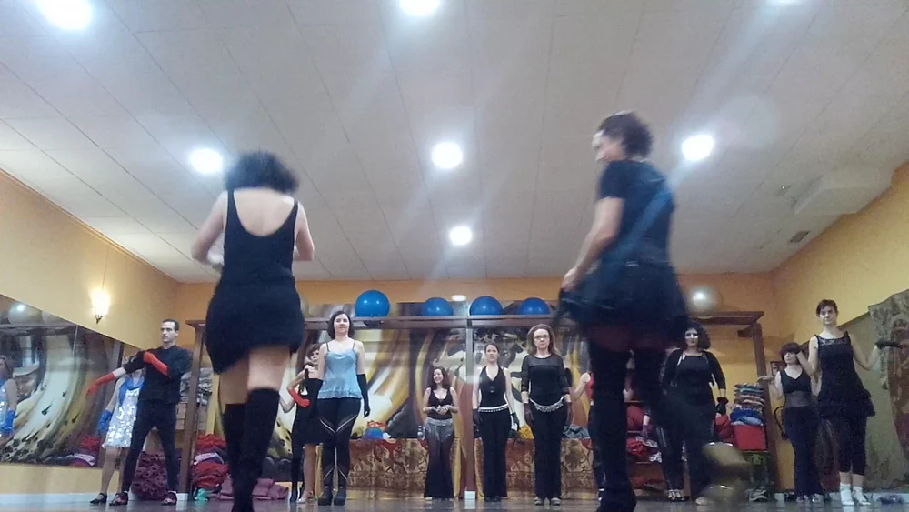 Esencias Zahraa | danza, yoga, meditación, y bienestar en Albacete