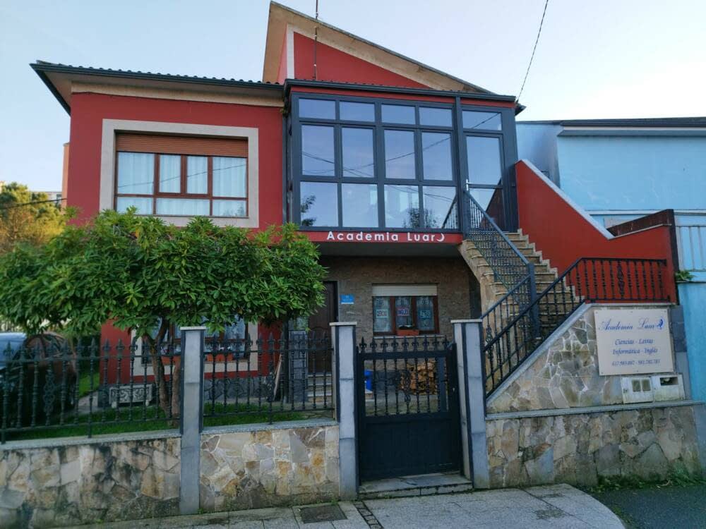 Academia Luar